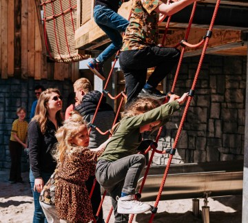 BillyBird Park Drakenrijk klimmen.jpg