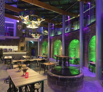 Kasteel Keverberg - Limburg - Binnenplaats.jpg