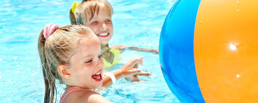 zwembad spelen zomer